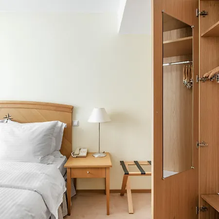 Mercure Hotel, Meetings, Events, Restaurant & Bar - Accor Group, Pet Free 4*