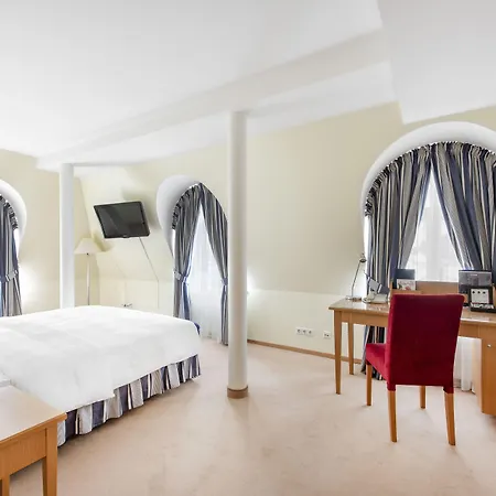 Mercure Hotel, Meetings, Events, Restaurant & Bar - Accor Group