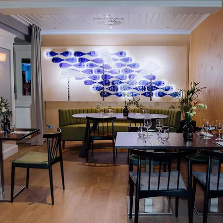 Отель Mercure Hotel, Meetings, Events, Restaurant & Bar - Accor Group, Pet Free 4*