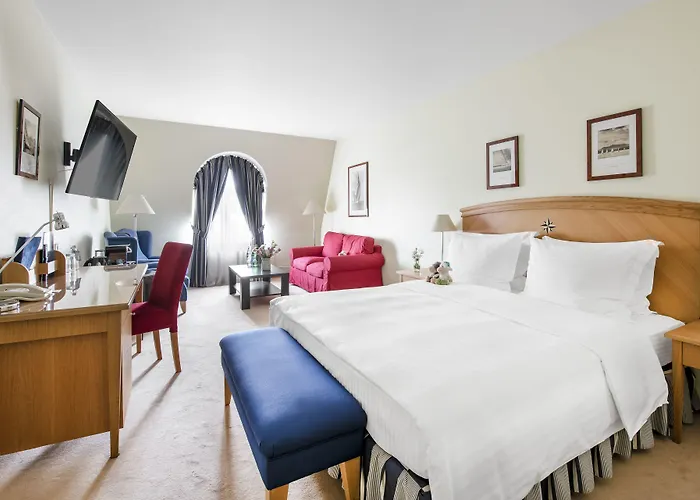 Mercure Hotel, Meetings, Events, Restaurant & Bar - Accor Group فندق