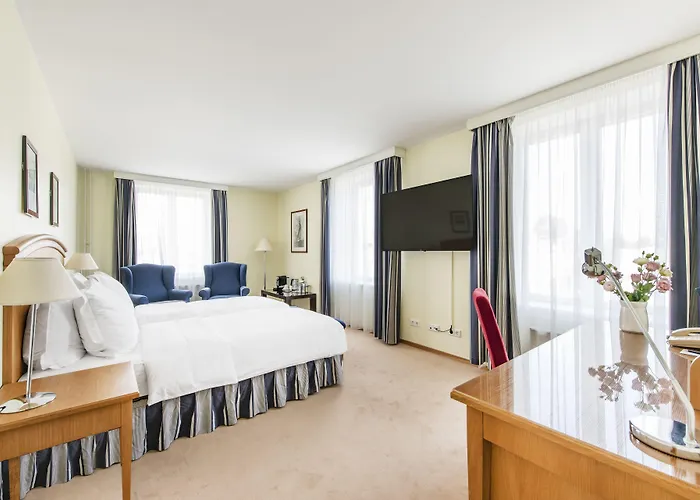 فندق Mercure Hotel, Meetings, Events, Restaurant & Bar - Accor Group 4*