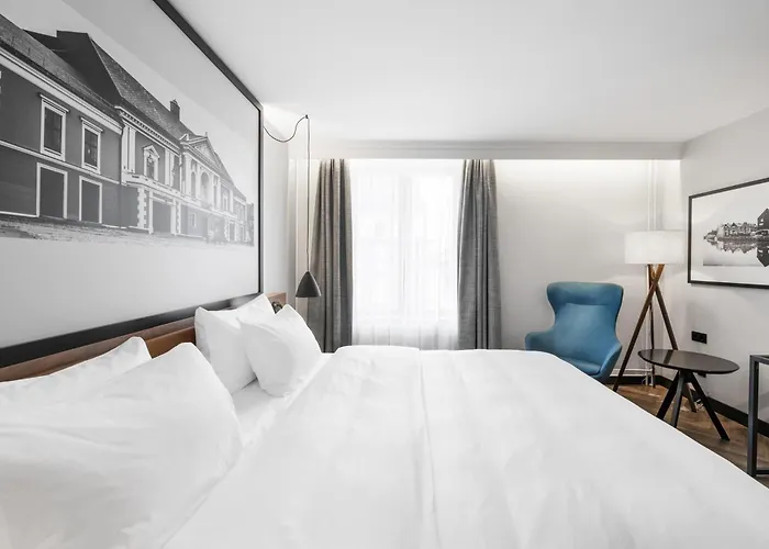 Mercure Hotel, Meetings, Events, Restaurant & Bar - Accor Group فندق 4*